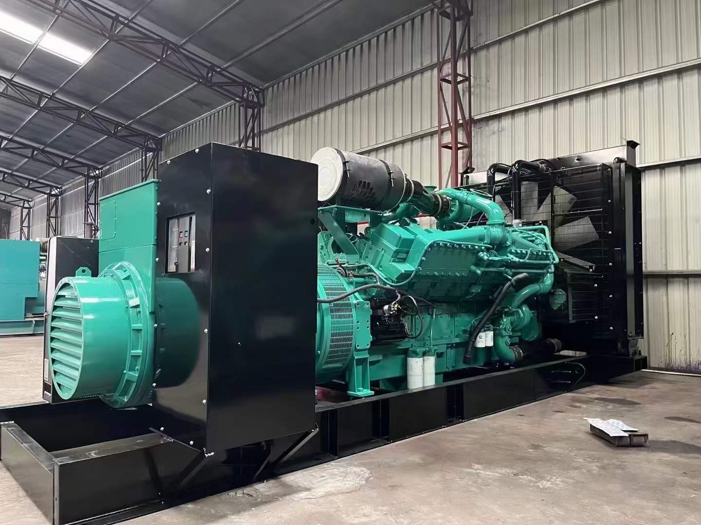 加查如何降低 800kW 柴油发电机输出电流的波动？
