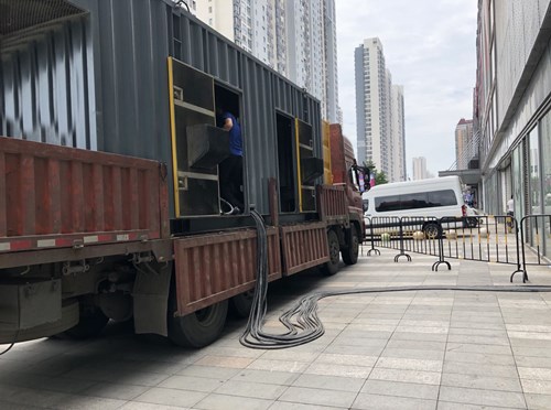 加查低温环境下，柴油发电机组电池充满电的具体时间受哪些因素影响？