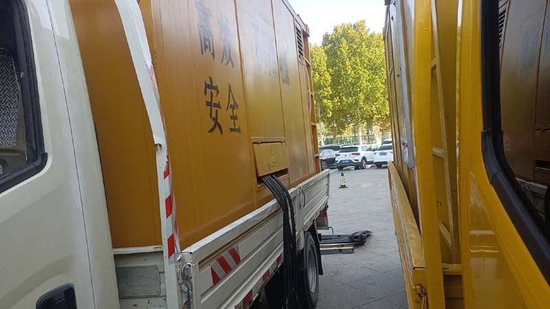 加查如何判断柴油发电机组和UPS电源的切换时间是否符合要求？