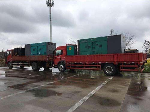 加查涂抹密封胶后，需要等待多长时间才能安装水冷式机油散热器密封件？